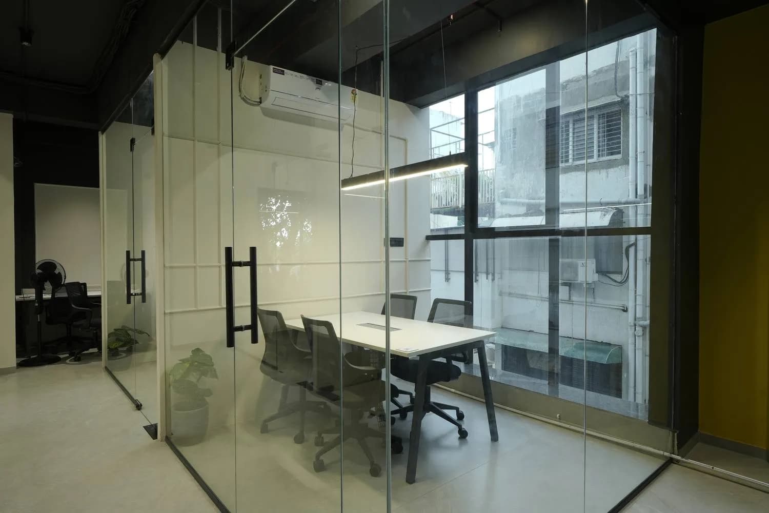 Private Cabin vs Hot Desk: Which Coworking Option Is Right for Your Business