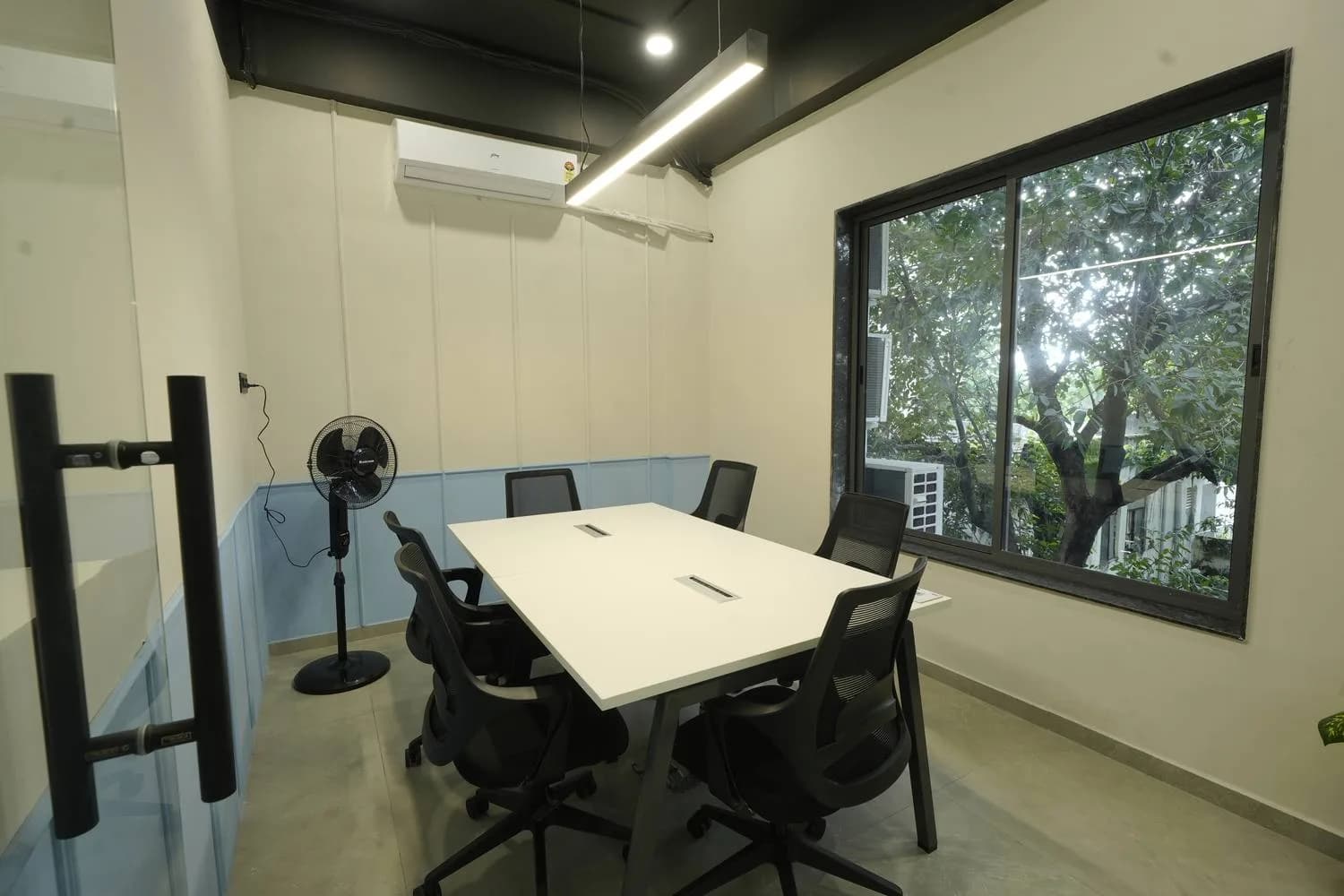How Your Office Space Quietly Shapes Your Productivity Every Day